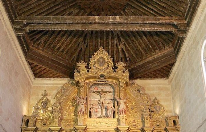 Altar Mayor de la iglesia de Villaverde de Guareña