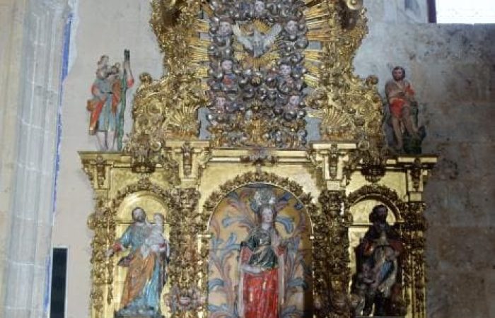Retablo de Santa Águeda en la iglesia de Villaverde de Guareña